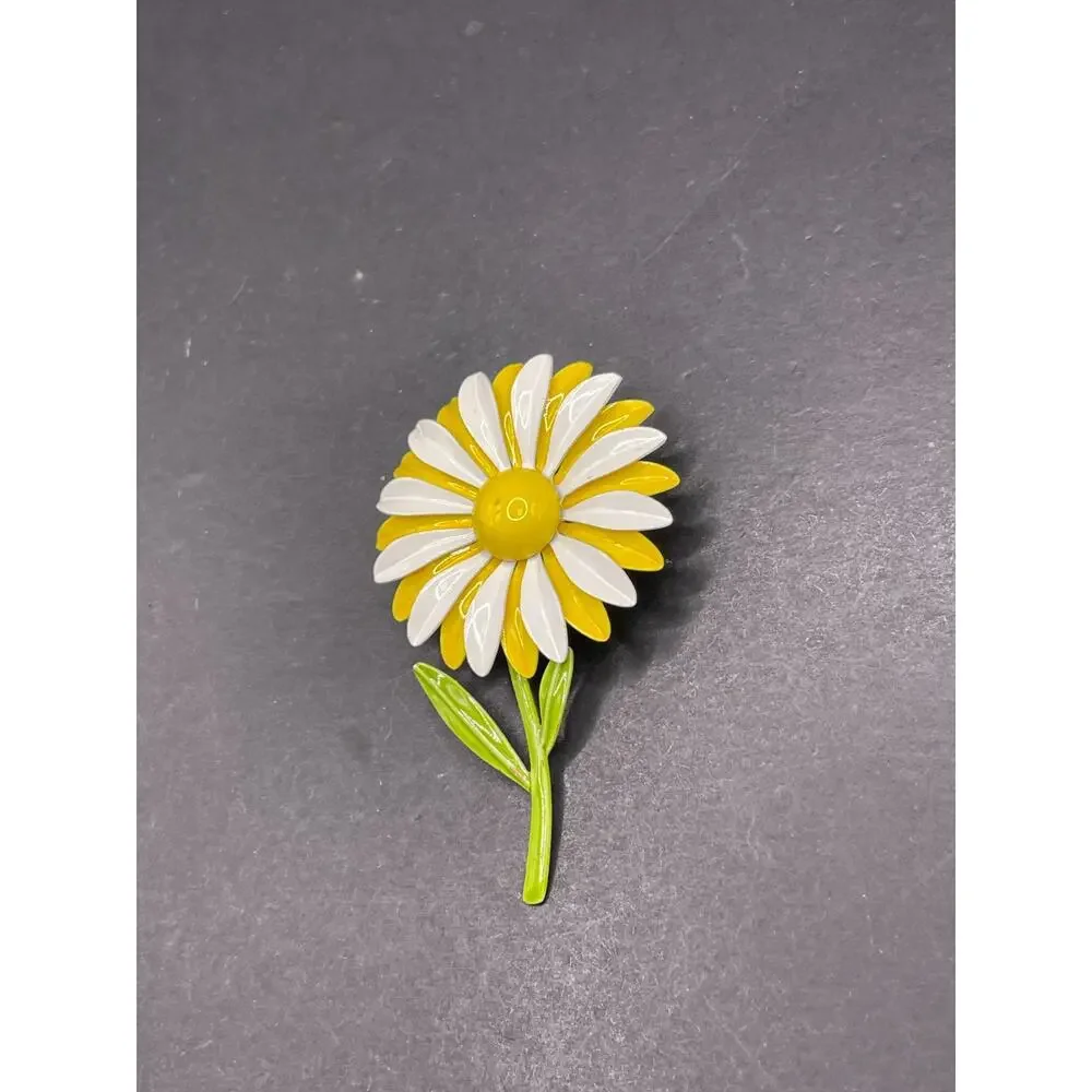 Vtg White & Yellow Green Enamel Summer Daisy Flower Metal Pins Brooch